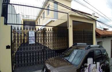 Imagem: A casa possui 3 Dormitórios, 2 Banheiros, 5 Vagas na garagem