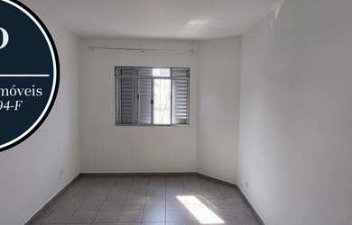 Imagem: O apartamento e possui 2 Dormitórios, Suítes, 1 Banheiro