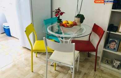 Imagem: O apartamento possui 1 Dormitório, 1 Banheiro, 1 Vaga na garagem