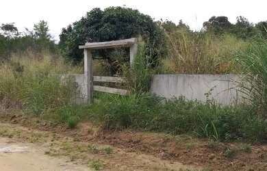 Imagem: O terreno possui 600m² de Área e está localizado em Vilatur