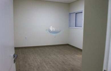 Imagem: O apartamento possui 2 Dormitórios, 1 Banheiro, 2 Vagas na