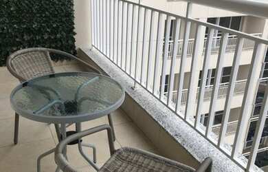 Imagem: A kitnet possui 1 Dormitório, 1 Banheiro, 1 Vaga na garagem