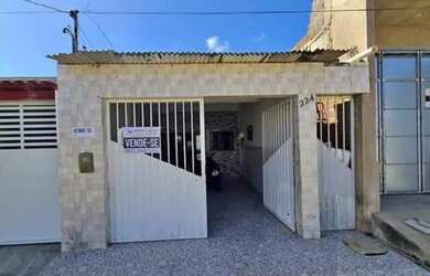 Imagem: A casa possui 2 Dormitórios, 1 Banheiro, 100m² de Área e