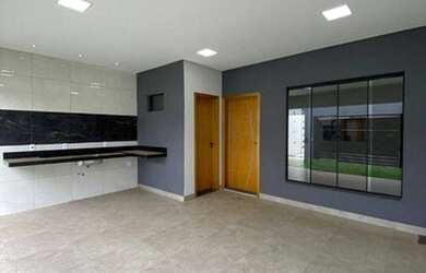 Imagem: A casa possui 2 Dormitórios, 2 Banheiros, 3 Vagas na garagem