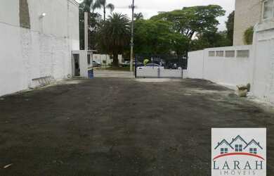 Imagem: O terreno possui 330m² de Área e está localizado em Bairro