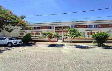 Imagem: A casa em condomínio possui 2 Dormitórios, 2 Banheiros e 60m²