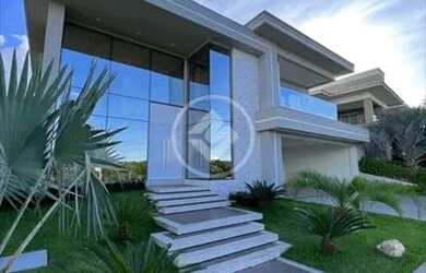 Imagem: A casa em condomínio possui 4 Dormitórios, 3 Banheiros, 4