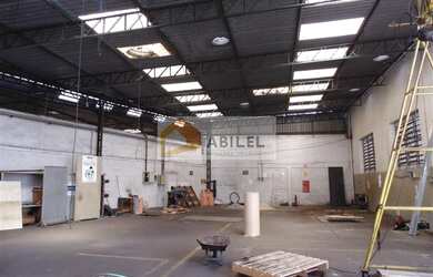 Imagem: O depósito possui 2450m² de Área e está localizado em Chácara