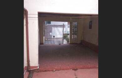 Imagem: O depósito possui 3 Vagas na garagem, 164m² de Área e está