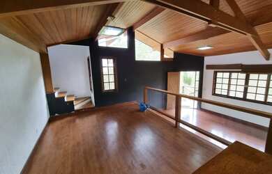 Imagem: A casa em condomínio possui 3 Dormitórios, 4 Banheiros, 2