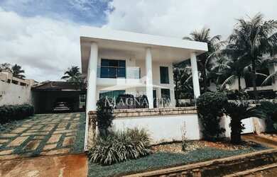 Imagem: A casa em condomínio possui 4 Dormitórios, 5 Banheiros, 5