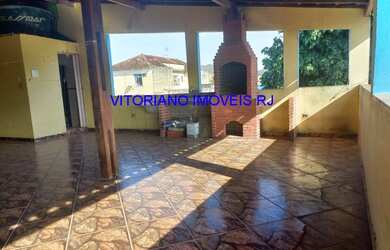 Imagem: A casa possui 3 Dormitórios, 4 Banheiros, 1 Vaga na garagem