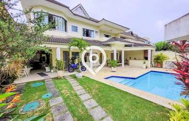 Imagem: A casa em condomínio possui 4 Dormitórios, 5 Banheiros, 5