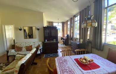 Imagem: O apartamento à venda possui 1 Dormitório, 1 Banheiro e 60m²