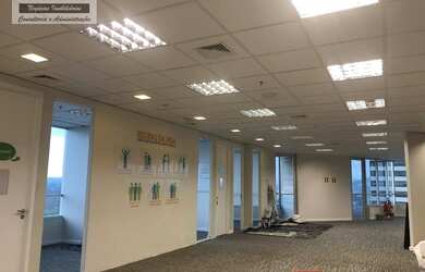 Imagem: O depósito possui 5 Vagas na garagem, 380m² de Área e está