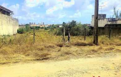 Imagem: O terreno possui 800m² de Área e está localizado em Candelária