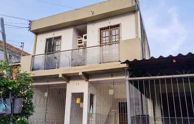 Imagem: A casa possui 1 Dormitório, 1 Banheiro, 1 Vaga na garagem