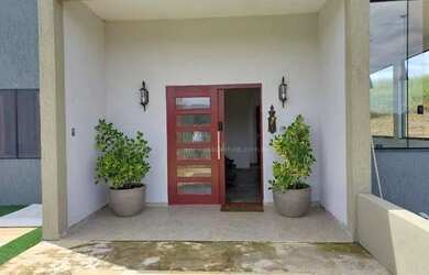 Imagem: A casa em condomínio possui 2 Dormitórios, 2 Banheiros, 162m²