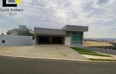 Imagem: A casa em condomínio possui 3 Dormitórios, 4 Banheiros, 4