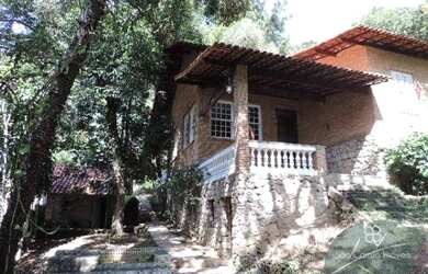 Imagem: A casa em condomínio possui 2 Dormitórios, 5 Banheiros, 5