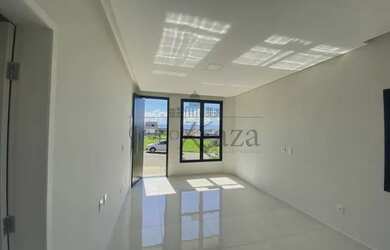 Imagem: A casa em condomínio possui 3 Dormitórios, 2 Banheiros, 2