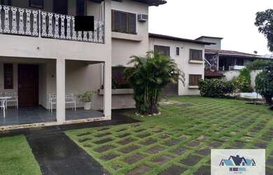 Imagem: A casa possui 5 Dormitórios, 4 Banheiros, 209m² de Área e