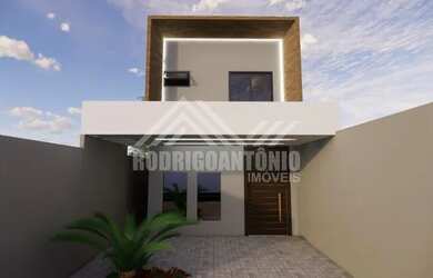 Imagem: A casa possui 3 Dormitórios, 2 Banheiros, 2 Vagas na garagem