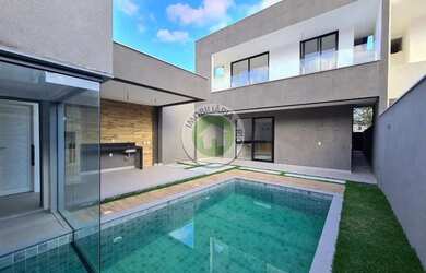 Imagem: A casa em condomínio à venda possui 4 Dormitórios, 5 Banheiros