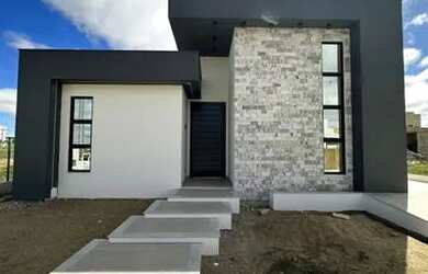 Imagem: A casa em condomínio possui 3 Dormitórios, 3 Banheiros, 2