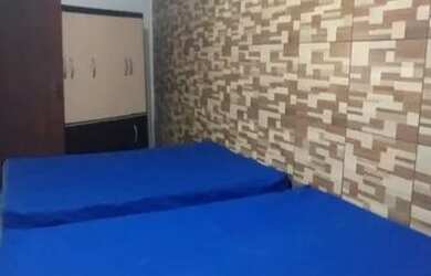 Imagem: O quarto está localizado em Jardim Porto Novo, Caraguatatuba