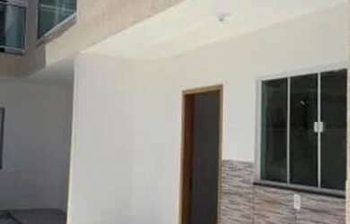 Imagem: A casa possui 1 Dormitório, 1 Banheiro, 1 Vaga na garagem