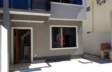 Imagem: A casa possui 2 Dormitórios, 3 Banheiros, 1 Vaga na garagem