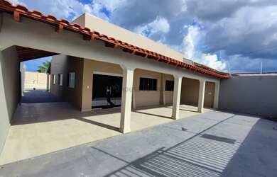 Imagem: A casa possui 4 Dormitórios, 4 Banheiros, 3 Vagas na garagem