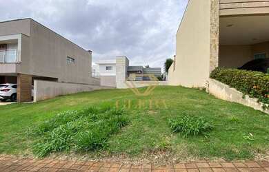 Imagem: O terreno possui 330m² de Área e está localizado em Esperança