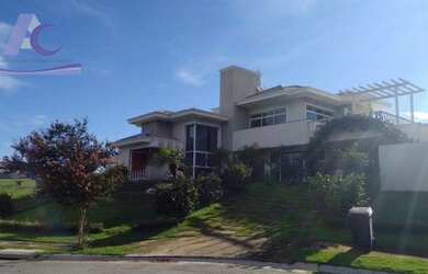 Imagem: A casa em condomínio possui 3 Dormitórios, 1 Banheiro, 4 Vagas