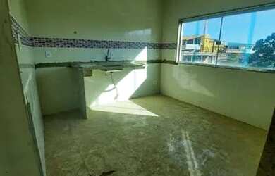 Imagem: A casa possui 2 Dormitórios, 2 Banheiros, 2 Vagas na garagem