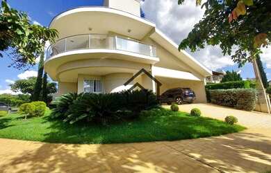 Imagem: A casa em condomínio possui 3 Dormitórios, 3 Banheiros, 4