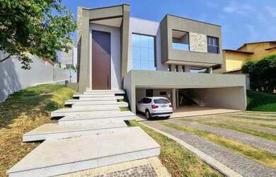 Imagem: A casa em condomínio possui 5 Dormitórios, 5 Banheiros, 5