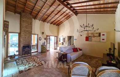 Imagem: A casa em condomínio possui 4 Dormitórios, 5 Banheiros, 5