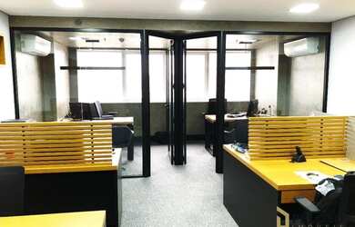 Imagem: O depósito possui 1 Vaga na garagem, 50m² de Área e está