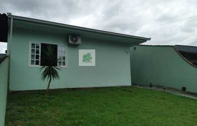 Imagem: A casa possui 3 Dormitórios, 1 Banheiro, 5 Vagas na garagem