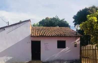 Imagem: A casa possui 3 Dormitórios, 2 Banheiros e está localizado