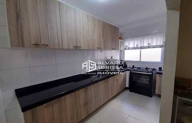 Imagem: A casa possui 2 Dormitórios, 2 Banheiros, 3 Vagas na garagem