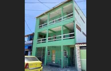 Imagem: A casa em condomínio possui 5 Dormitórios, 3 Banheiros e 100m²