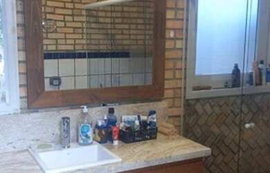 Imagem 13: Casa com grande jardim na Praia do Rosa