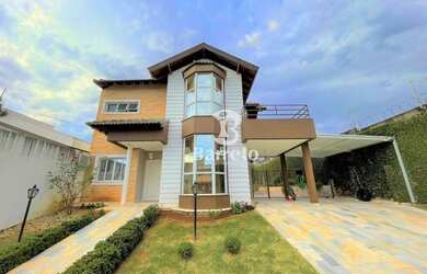 Imagem: A casa em condomínio possui 4 Dormitórios, 5 Banheiros, 4