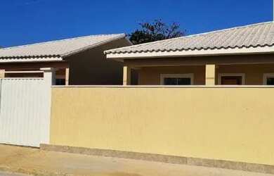 Imagem: A casa possui 2 Dormitórios, 1 Banheiro, 4 Vagas na garagem