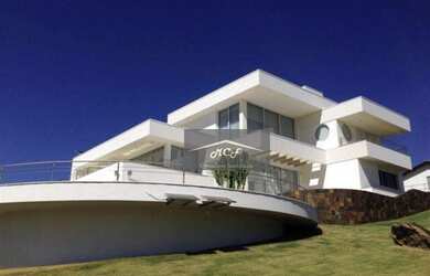 Imagem: A casa em condomínio possui 5 Dormitórios, 5 Banheiros, 5