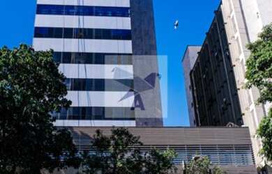 Imagem: O depósito possui 3 Vagas na garagem, 312m² de Área e está