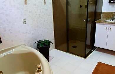 Imagem 10: Luxuosa residência. Piscina, Varanda, 780m² de Áreae4 Vagas na garagem